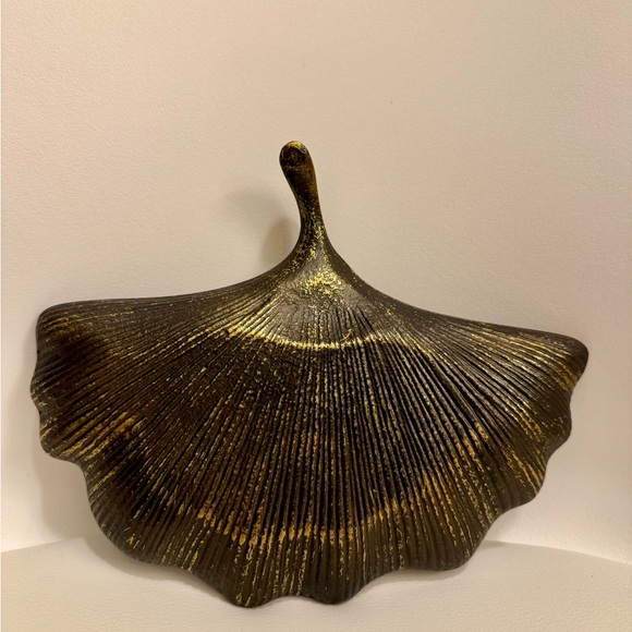Bronze Metal Gingko Leaf Trinket Dish - Picture 2 of 7